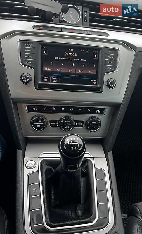 Універсал Volkswagen Passat 2016 в Києві