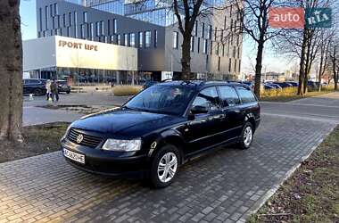 Універсал Volkswagen Passat 1998 в Рівному