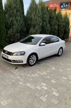 Седан Volkswagen Passat 2013 в Самборі