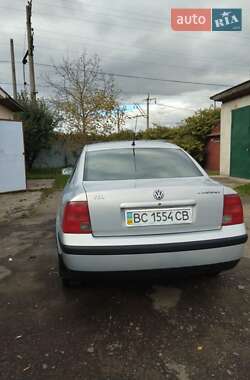 Седан Volkswagen Passat 2000 в Стрию