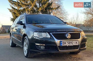 Универсал Volkswagen Passat 2006 в Ровно