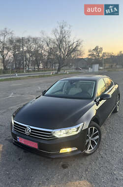 Седан Volkswagen Passat 2019 в Одессе