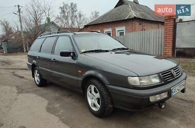 Універсал Volkswagen Passat 1996 в Зміїві