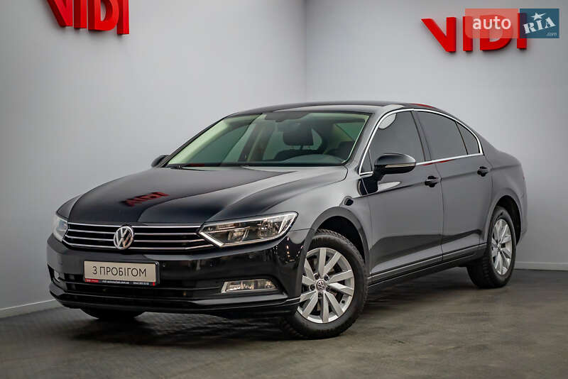 Седан Volkswagen Passat 2018 в Киеве