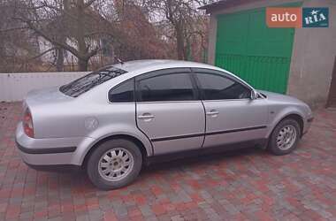 Седан Volkswagen Passat 2001 в Коростені