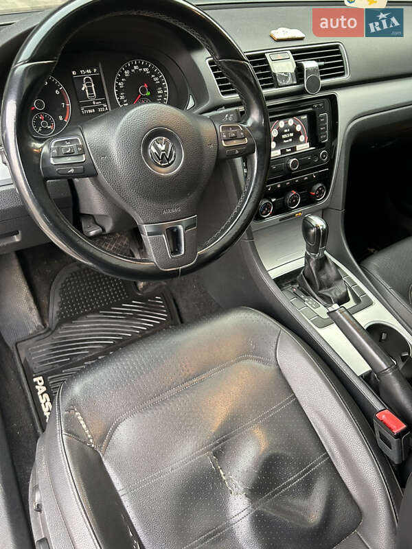 Седан Volkswagen Passat 2013 в Києві