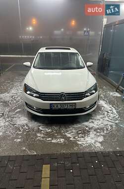 Седан Volkswagen Passat 2014 в Києві