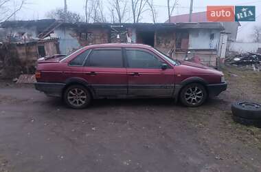 Седан Volkswagen Passat 1993 в Ржищеві