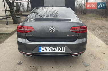 Седан Volkswagen Passat 2016 в Киеве