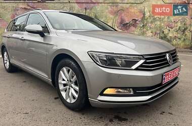 Універсал Volkswagen Passat 2015 в Рівному