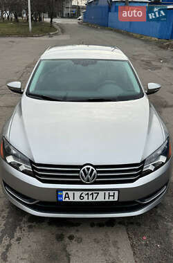 Седан Volkswagen Passat 2011 в Києві