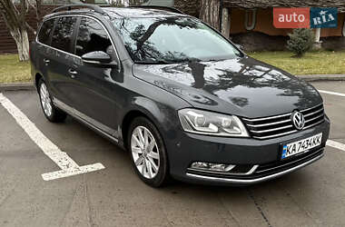 Універсал Volkswagen Passat 2012 в Києві