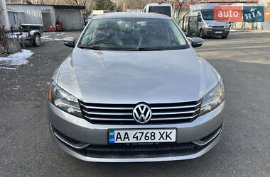 Седан Volkswagen Passat 2012 в Києві