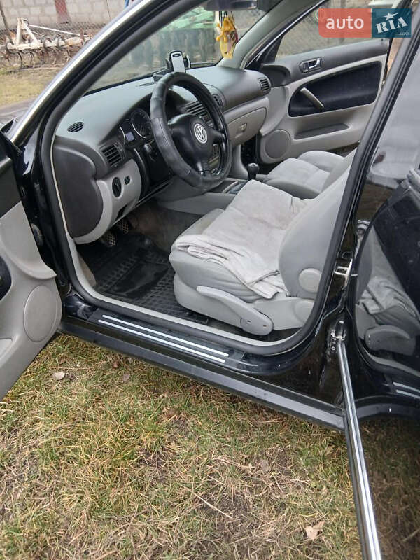 Универсал Volkswagen Passat 2003 в Ровно