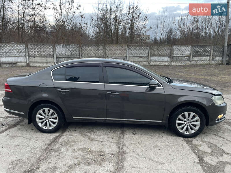 Седан Volkswagen Passat 2012 в Шостке