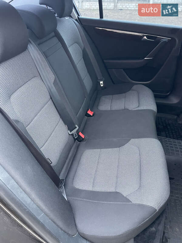 Седан Volkswagen Passat 2012 в Шостке