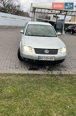 Седан Volkswagen Passat 2003 в Києві