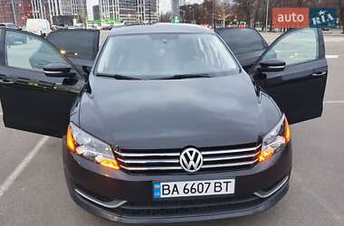 Седан Volkswagen Passat 2015 в Києві