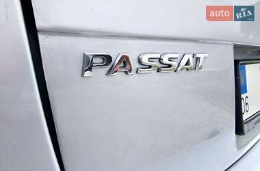 Універсал Volkswagen Passat 2013 в Житомирі