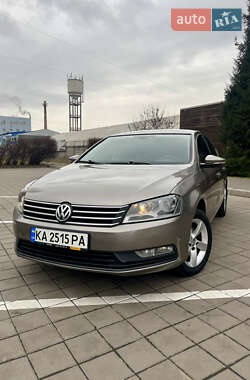 Седан Volkswagen Passat 2011 в Киеве