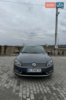 Седан Volkswagen Passat 2011 в Золочеве