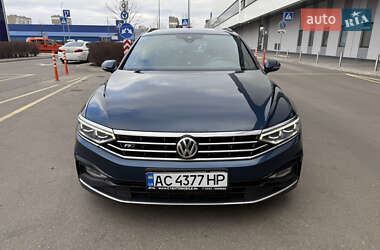 Универсал Volkswagen Passat 2020 в Киеве