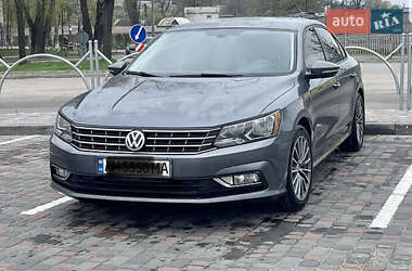 Седан Volkswagen Passat 2018 в Дніпрі