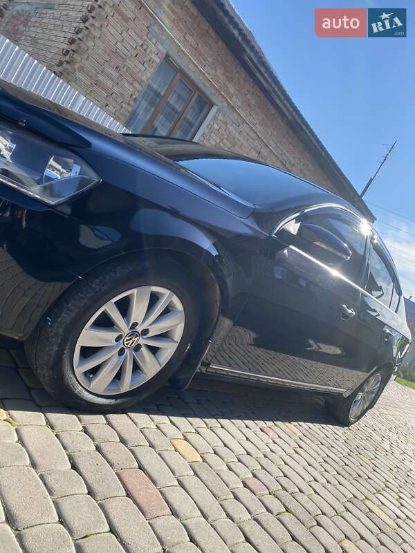 Седан Volkswagen Passat 2011 в Коломые