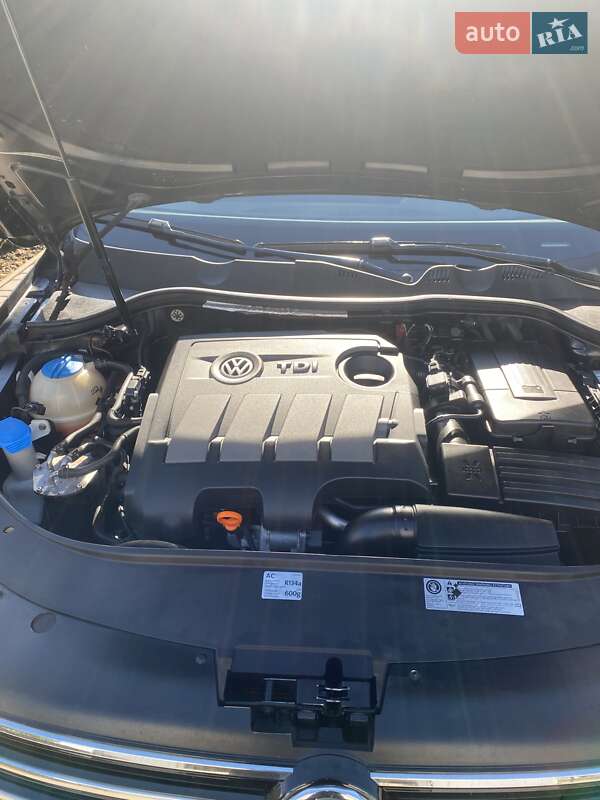 Седан Volkswagen Passat 2011 в Коломые