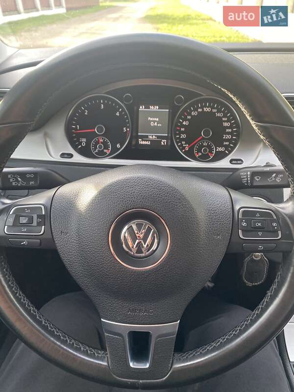 Седан Volkswagen Passat 2011 в Коломые