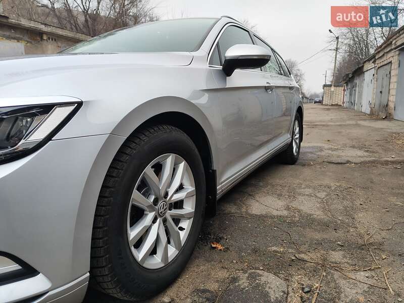 Универсал Volkswagen Passat 2018 в Каменском