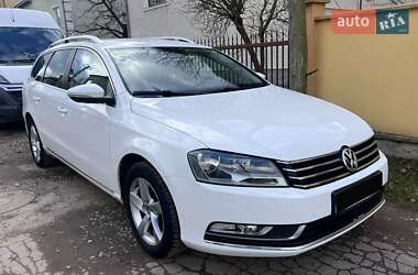 Седан Volkswagen Passat 2011 в Дрогобичі