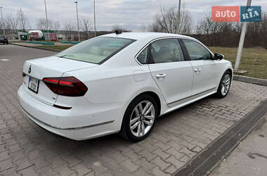 Седан Volkswagen Passat 2017 в Ивано-Франковске