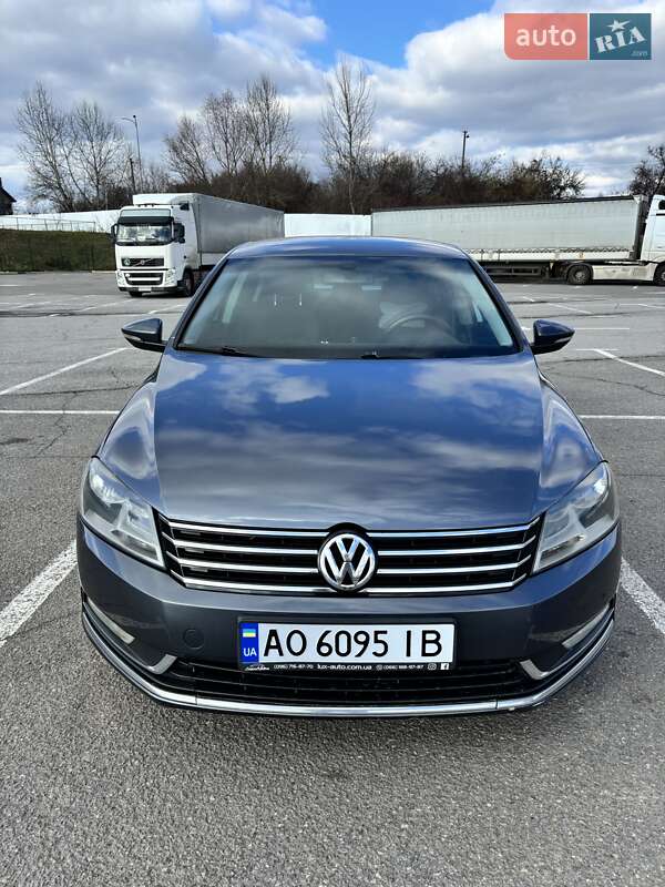 Volkswagen Passat 2011