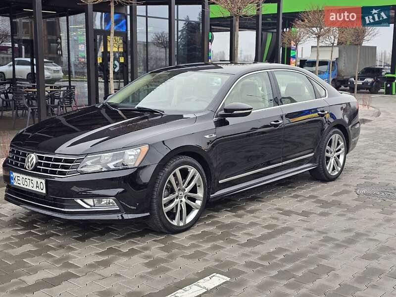 Седан Volkswagen Passat 2016 в Днепре