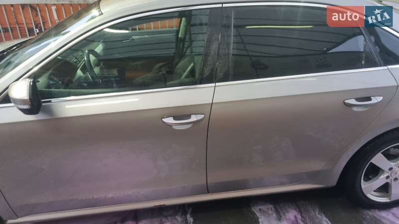Седан Volkswagen Passat 2012 в Житомирі