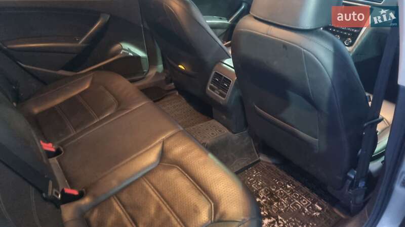 Седан Volkswagen Passat 2012 в Житомирі