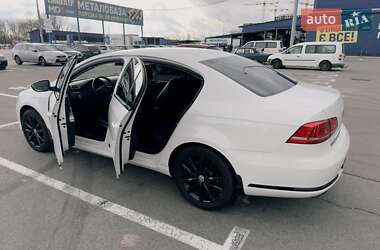 Седан Volkswagen Passat 2012 в Киеве