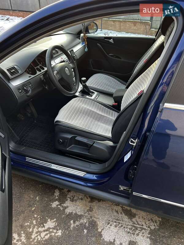 Седан Volkswagen Passat 2008 в Гусятині