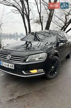 Седан Volkswagen Passat 2013 в Днепре