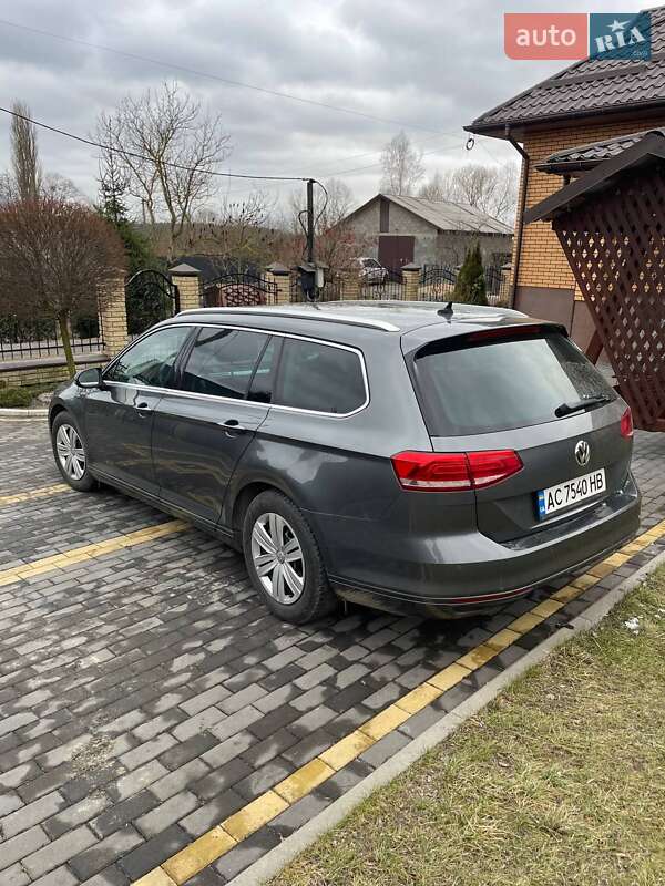 Універсал Volkswagen Passat 2016 в Луцьку