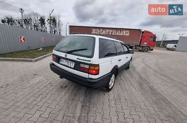 Универсал Volkswagen Passat 1988 в Кременце