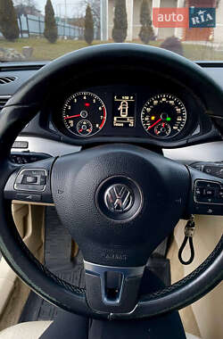 Седан Volkswagen Passat 2012 в 