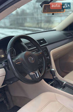 Седан Volkswagen Passat 2013 в Днепре