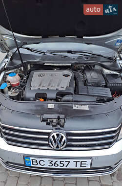 Універсал Volkswagen Passat 2011 в Львові