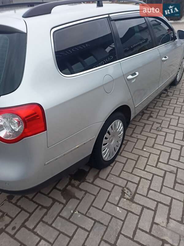 Універсал Volkswagen Passat 2009 в 