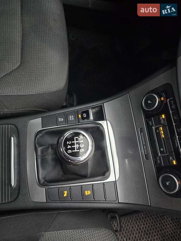 Универсал Volkswagen Passat 2011 в Черновцах фото 10 Универсал Volkswagen Passat 2011 в Черновцах
