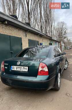 Седан Volkswagen Passat 2003 в Києві