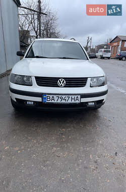 Універсал Volkswagen Passat 1999 в Помічній