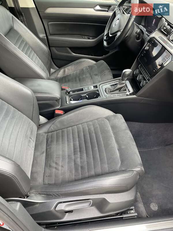 Универсал Volkswagen Passat 2018 в Ровно